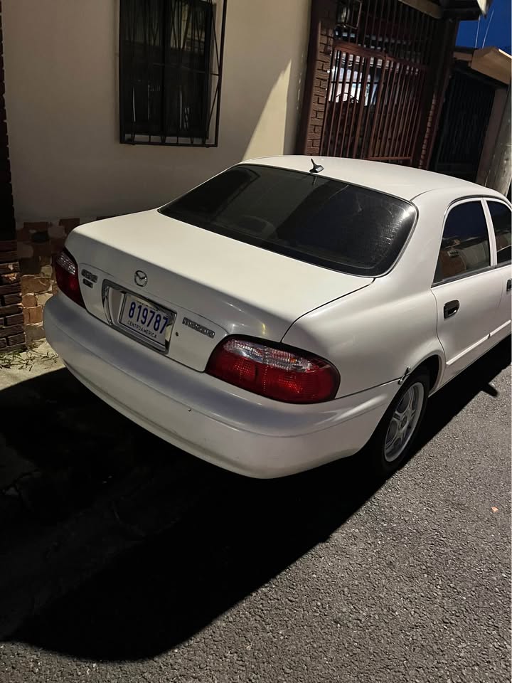 2000 Mazda Mazda6 - foto 2