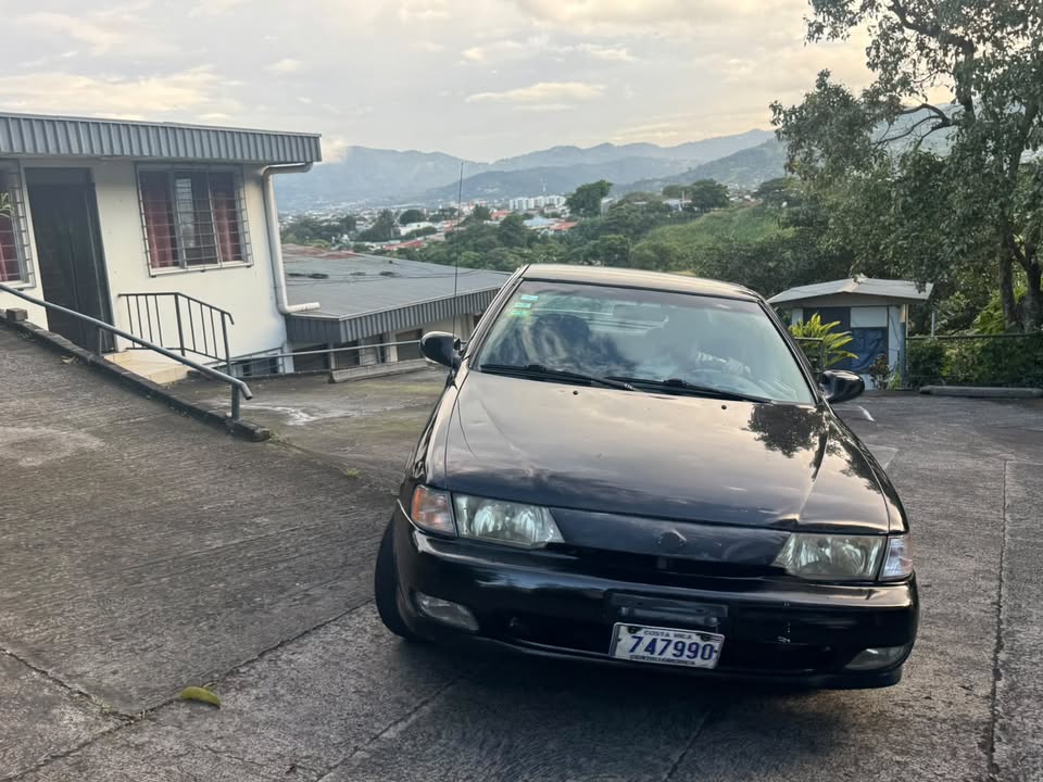 1997 Nissan Sentra - foto 2