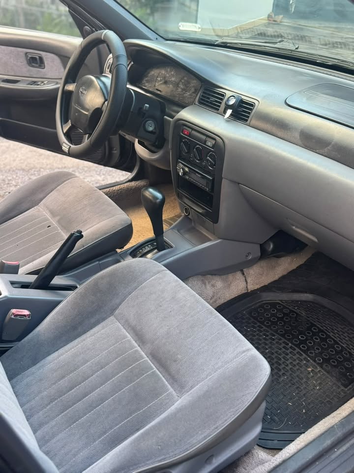 1997 Nissan Sentra - foto 5