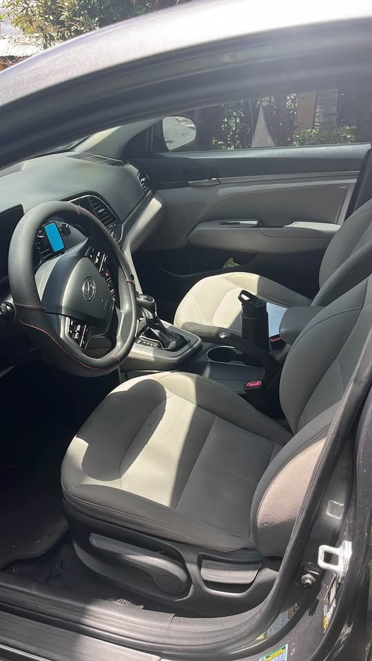 2018 Hyundai Elantra - foto 2
