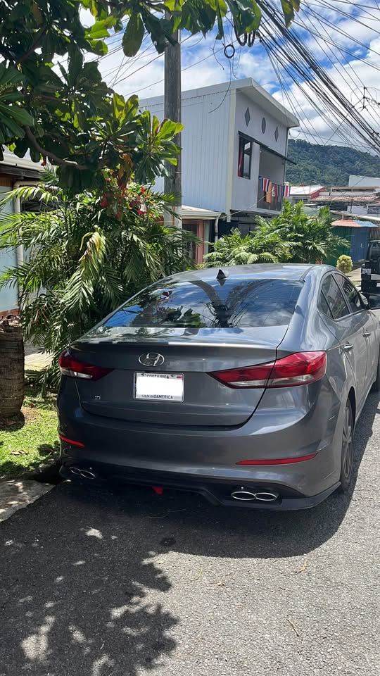 2018 Hyundai Elantra - foto 3