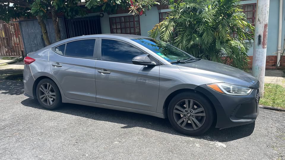 2018 Hyundai Elantra - foto 4