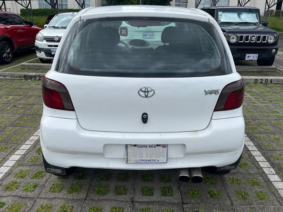 2002 Toyota Yaris - foto 2