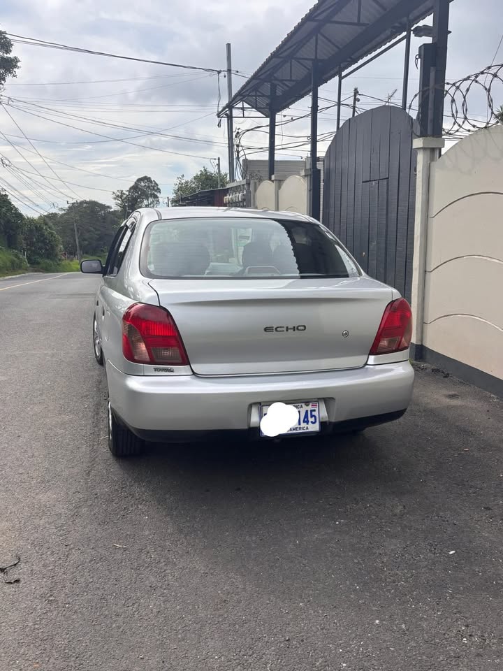 2002 Toyota Yaris - foto 3