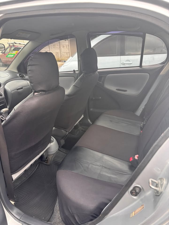 2002 Toyota Yaris - foto 5