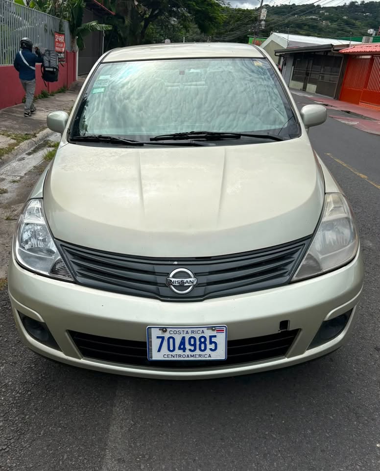 2008 Nissan Tiida - foto 2