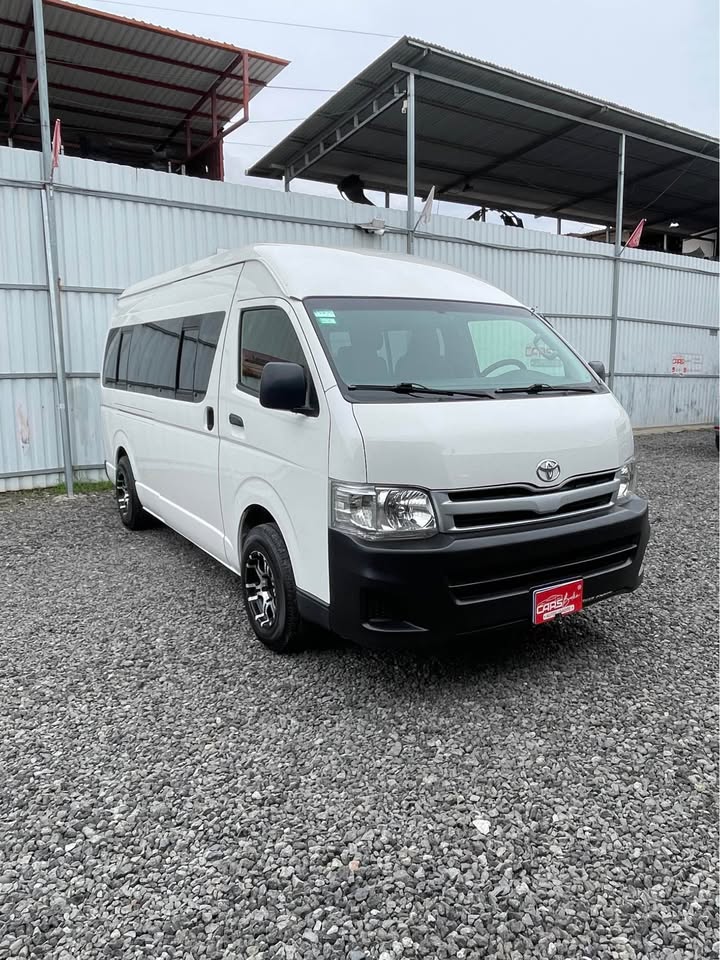 2013 Toyota Hiace - foto 2