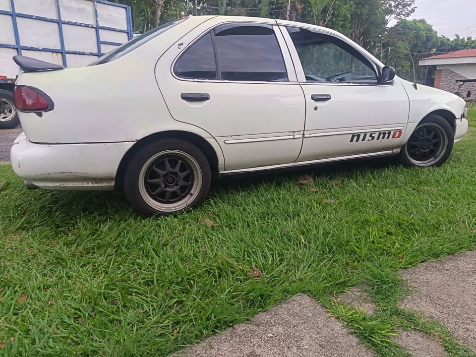 1997 Nissan Sentra - foto 3