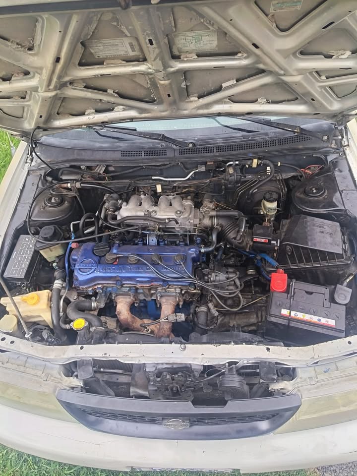 1997 Nissan Sentra - foto 4