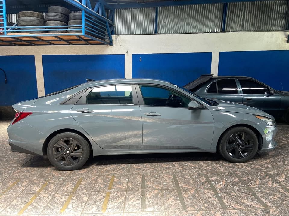 2022 Hyundai Elantra - foto 3