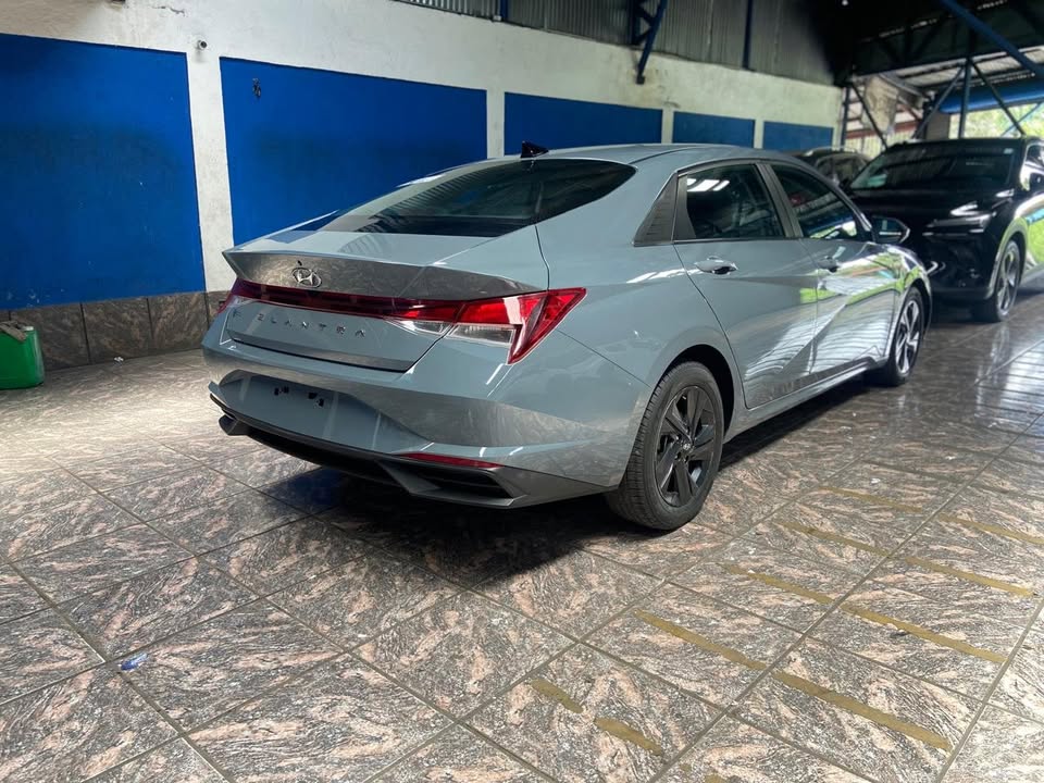 2022 Hyundai Elantra - foto 4