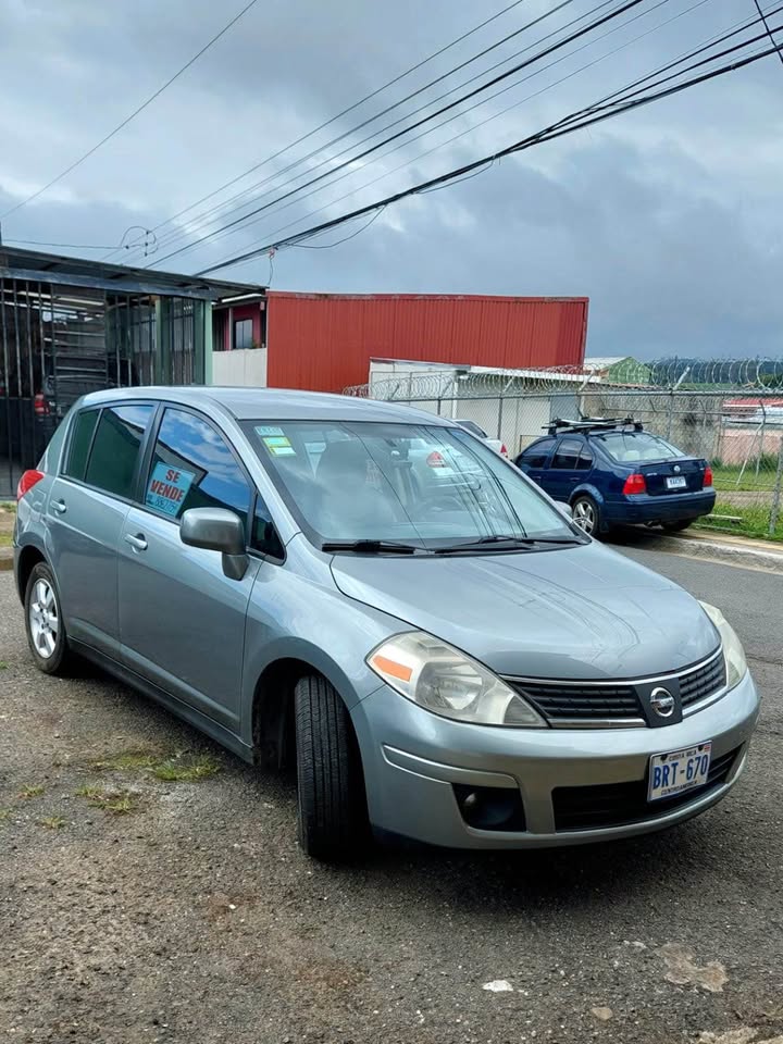 2009 Nissan Versa - foto 2
