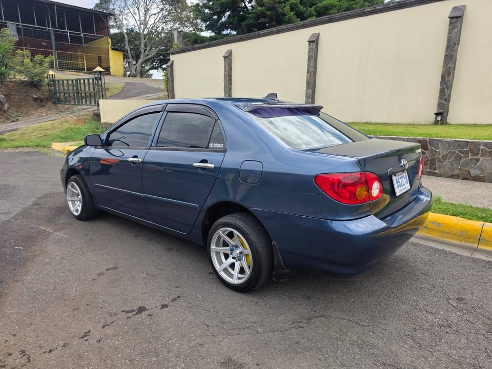 2003 Toyota Corolla - foto 2