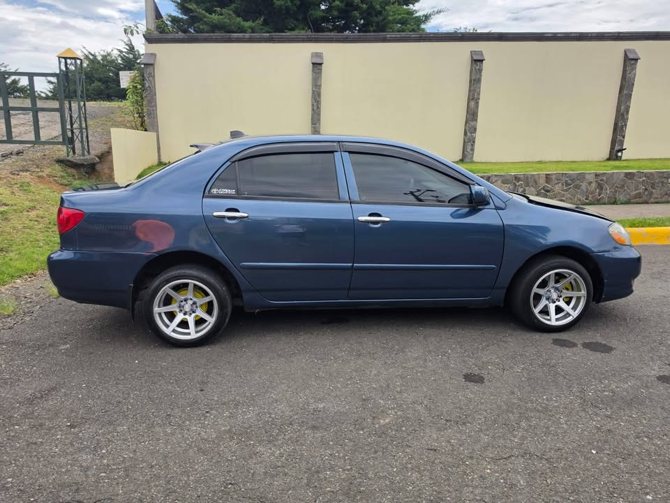 2003 Toyota Corolla - foto 5