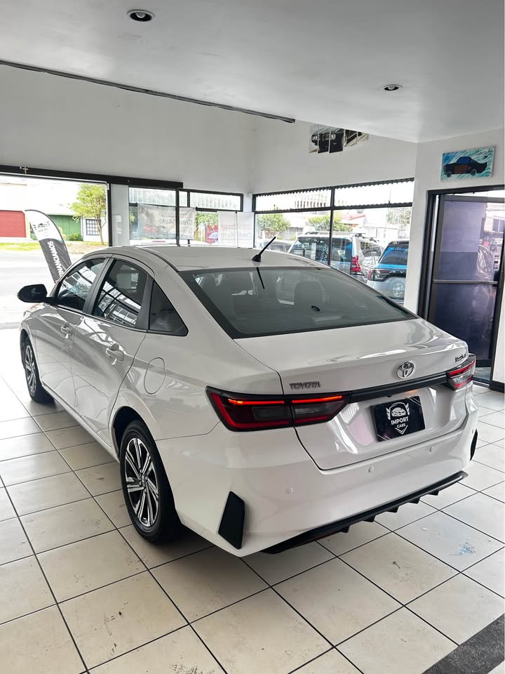 2024 Toyota Yaris - foto 3