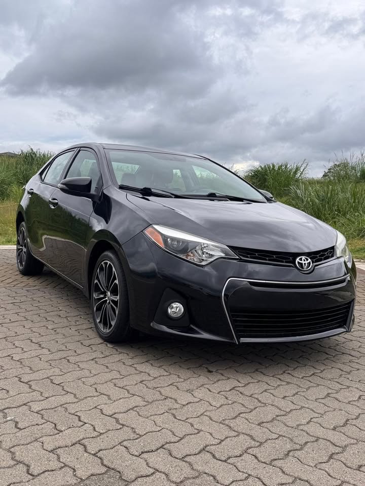 2015 Toyota Corolla - foto 2