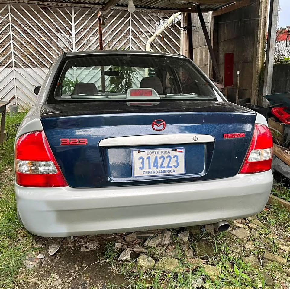 1999 Mazda 323