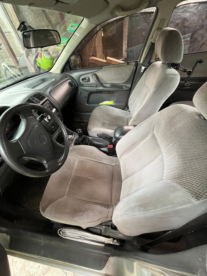 1999 Mazda 323 - foto 3
