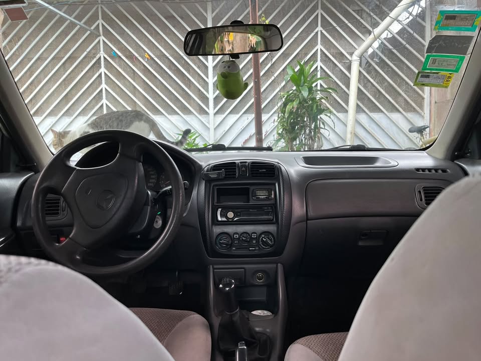 1999 Mazda 323 - foto 5