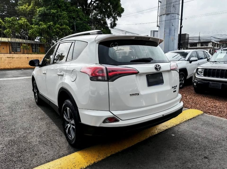 2018 Toyota RAV4 - foto 5