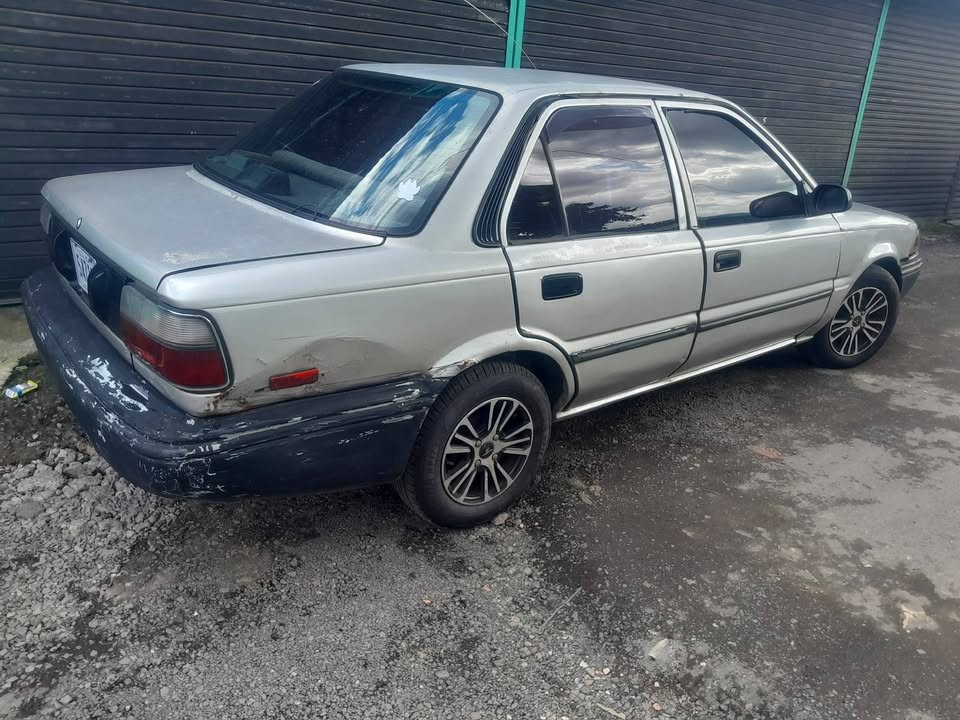 1990 Toyota Corolla - foto 3