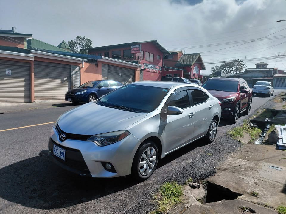 2017 Toyota Corolla - foto 2
