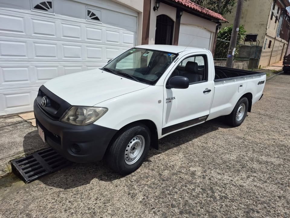2010 Toyota Hilux - foto 2