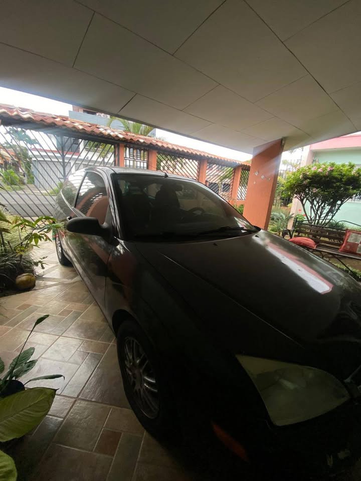 2005 Ford Focus - foto 3