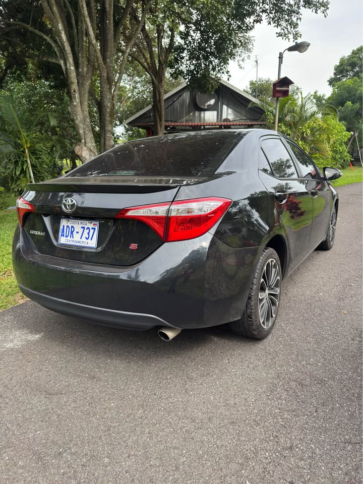 2014 Toyota Corolla - foto 2