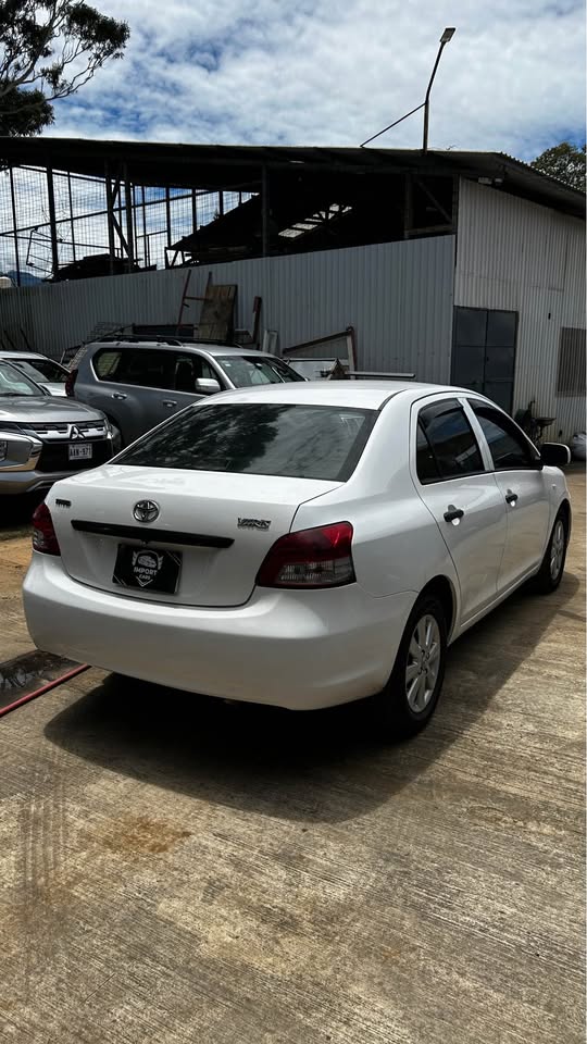 2012 Toyota Yaris - foto 4