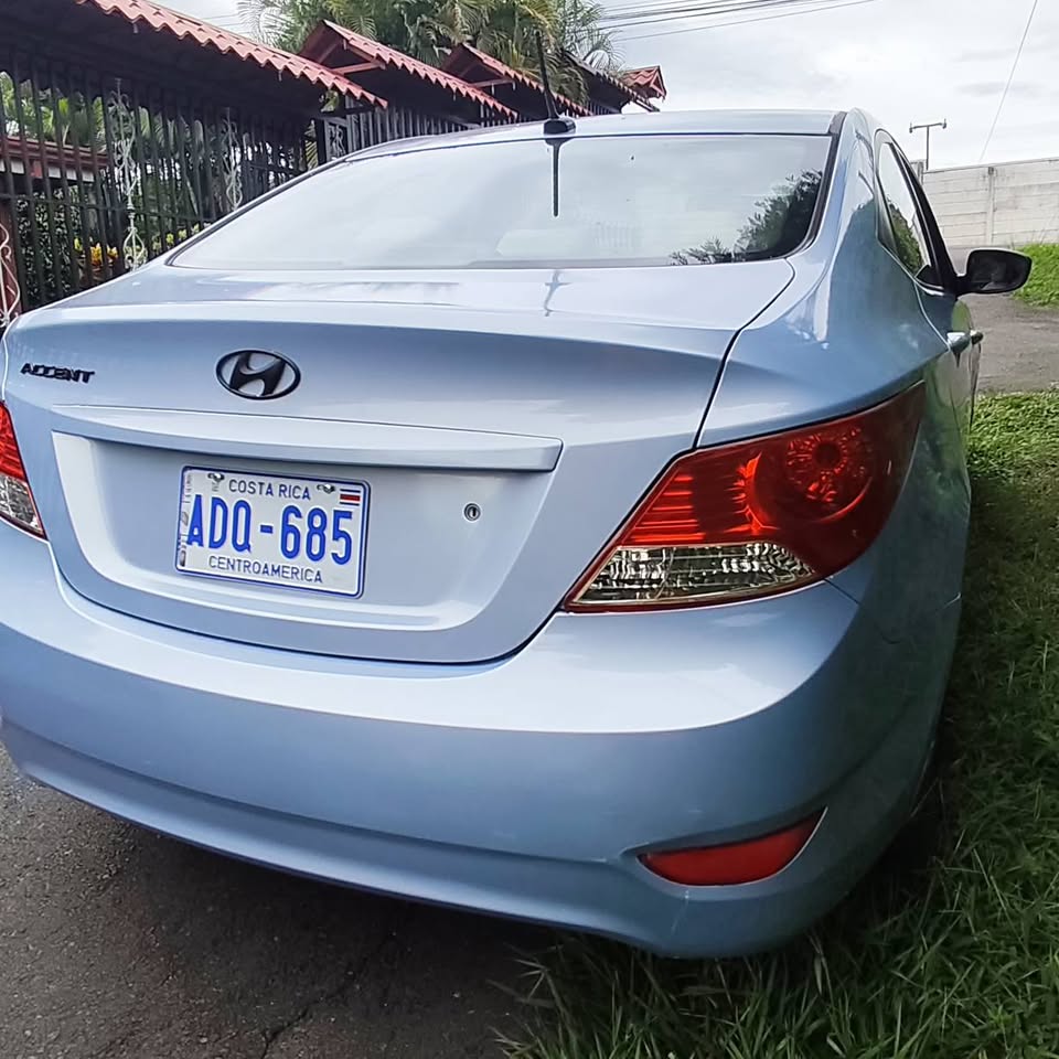 2013 Hyundai Accent - foto 2