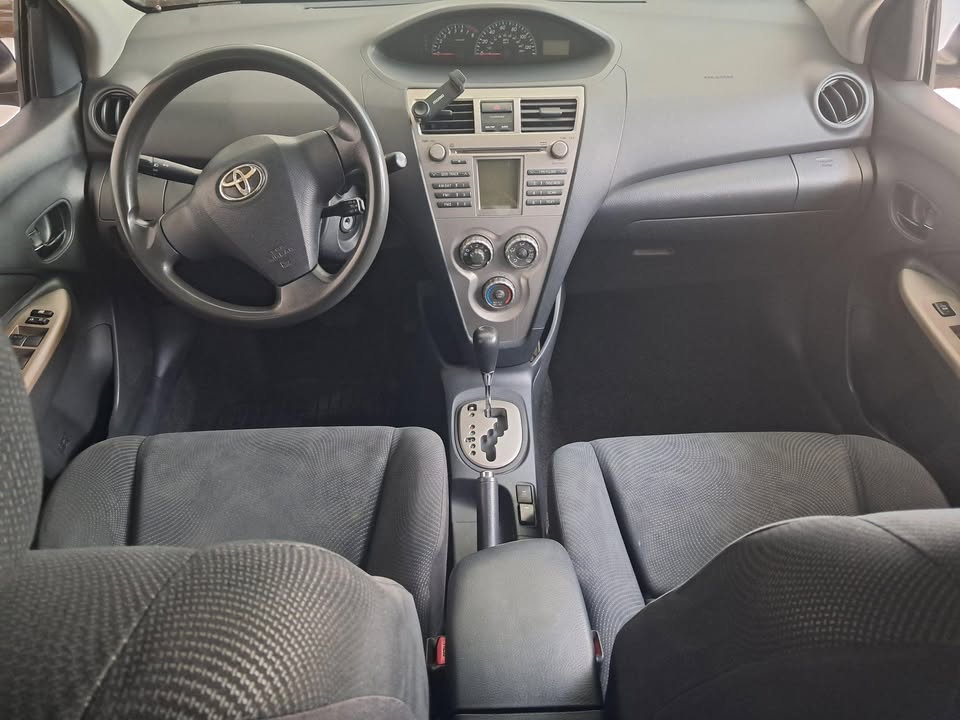 2010 Toyota Yaris - foto 4