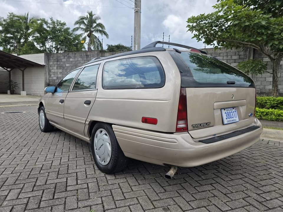 1993 Ford Taurus - foto 2