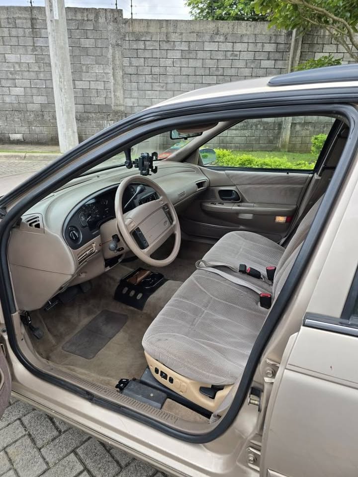1993 Ford Taurus - foto 4