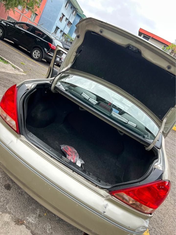 2004 Nissan Almera - foto 5