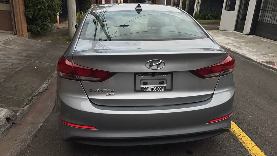 2017 Hyundai Elantra - foto 5