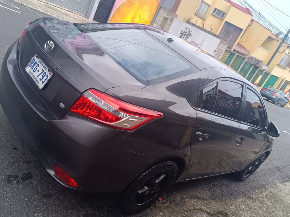 2016 Toyota Yaris - foto 3