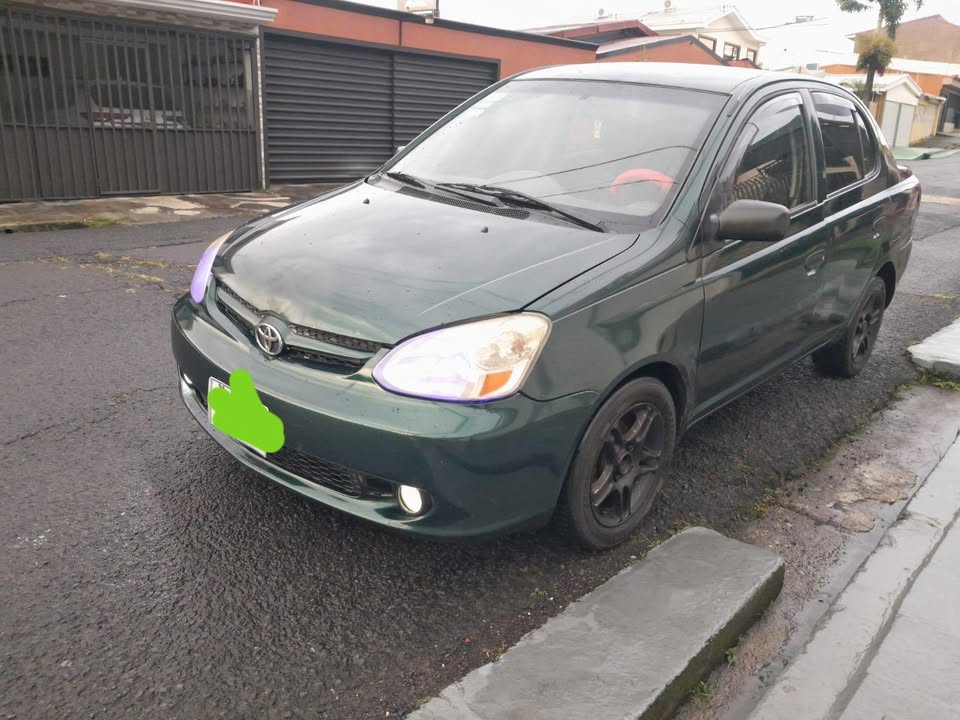 2003 Toyota Yaris - foto 2
