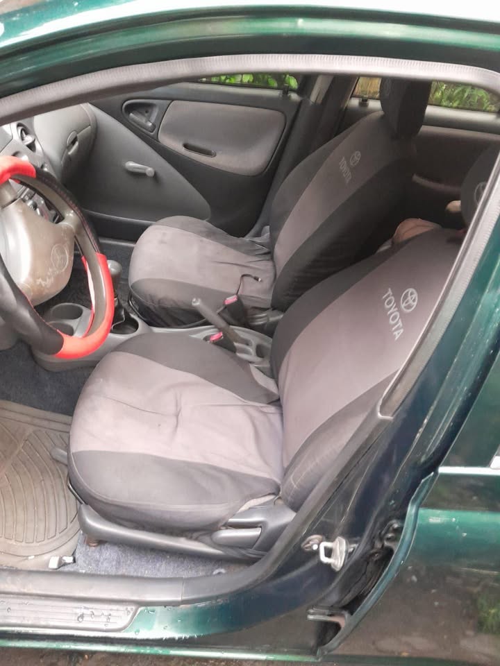2003 Toyota Yaris - foto 5