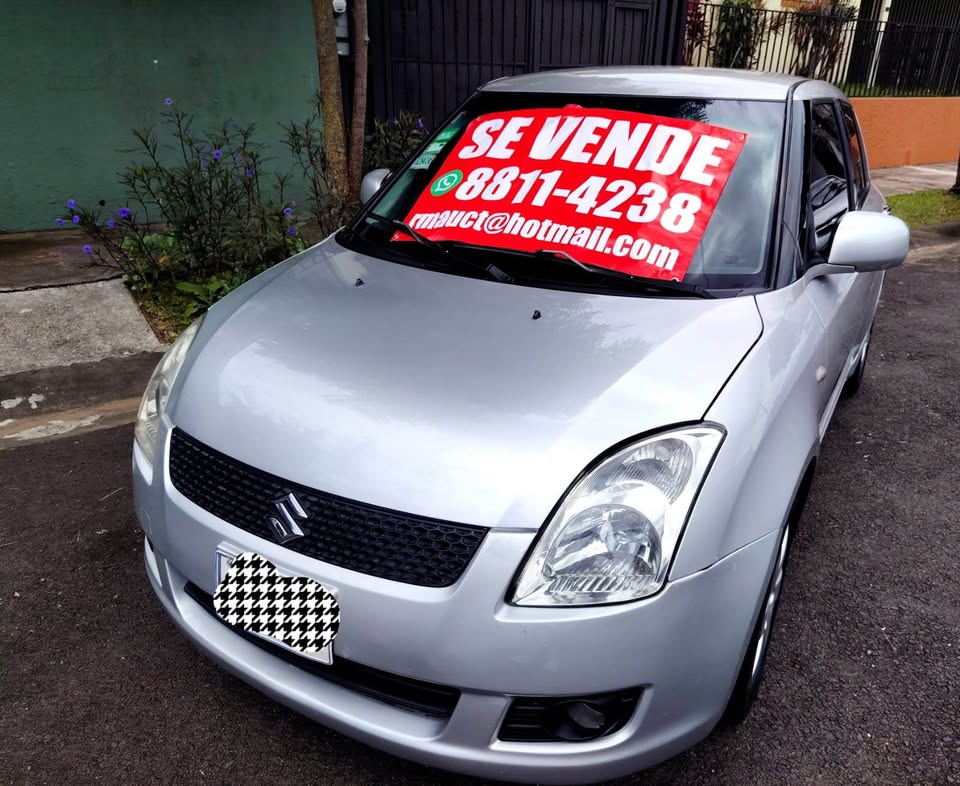 2010 Suzuki Swift - foto 2