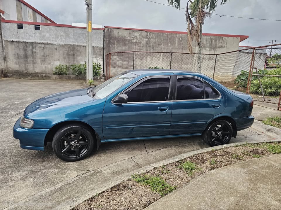 1996 Nissan Sentra - foto 2