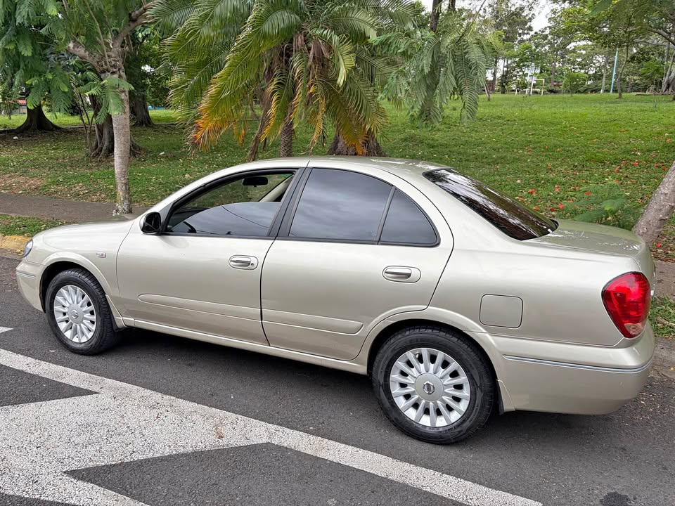 2004 Nissan Almera