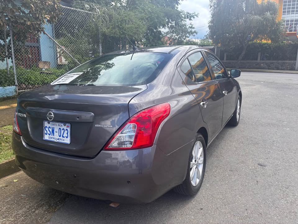 2015 Nissan Versa - foto 4