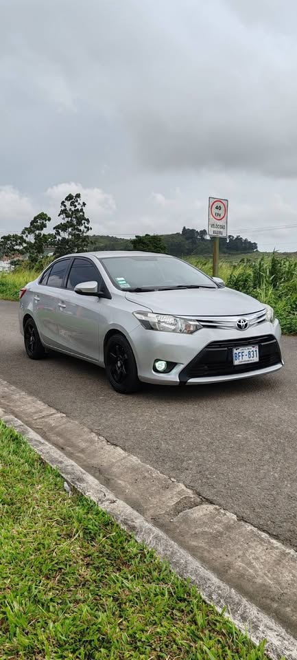 2014 Toyota Yaris - foto 4