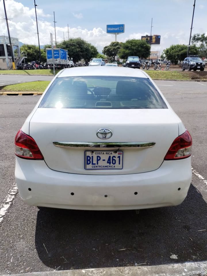 2012 Toyota Yaris - foto 4