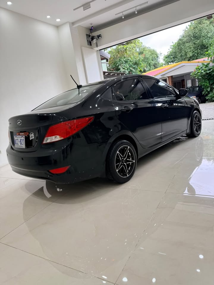 2017 Hyundai Accent - foto 4