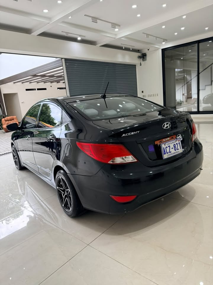 2017 Hyundai Accent - foto 5
