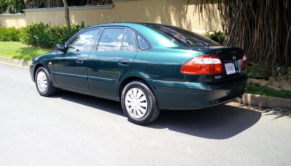 2002 Mazda 626 - foto 2