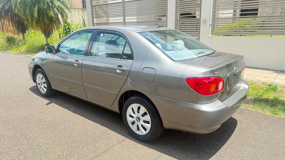 2004 Toyota Corolla - foto 3