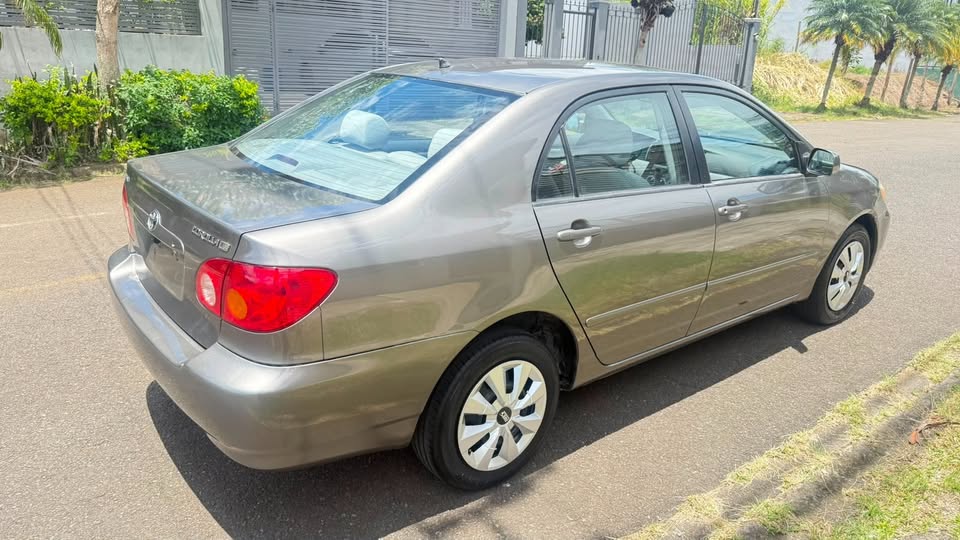2004 Toyota Corolla - foto 4